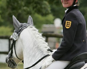 Leonie Laier on Duty Free rode in the national test