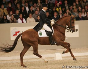 Aat van Essen on Premier