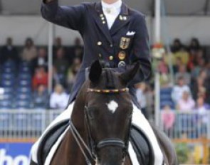Rothenberger waves to the crowds