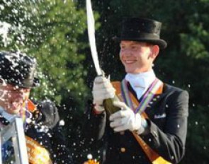 Diederik van Silfhout celebrating