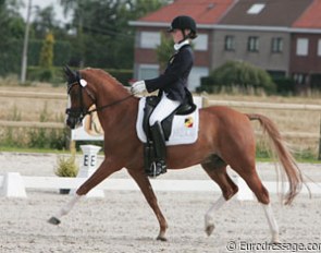 Belgian FEI Pony Rider Alexa Fairchild on Neervelds Blamoer at the 2009 European Pony Championships in Moorsele :: Photo © Astrid Appels