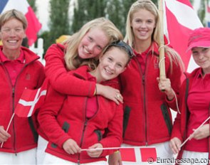 A great shot of the Danish Dressage riders !!