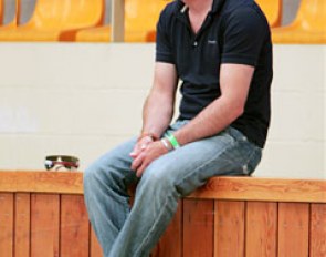 It's not just the European Pony Dressage Championships, but also for show jumping and eventing. Renowned show jumper Rene Tebbel is at the scene to train his jumper students