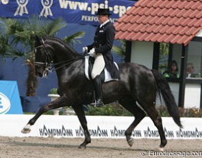 Christoph Niemann on the PSI auction horse Whizzkid (by Welt Hit II x Andrew - bred by Ullrich Kasselmann).