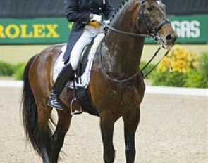 Very sad for Leslie Morse. Her horse Kingston got lame in the Grand Prix and was eliminated.
