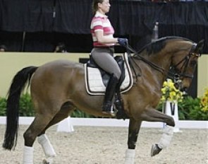 Isabell Werth and Satchmo warming up in Las Vegas