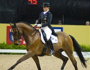Isabell Werth on Satchmo in the extended trot