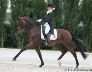Belgian pony rider Noemie Goris is slowly making the transition to junior riders. Though she'll compete pony Alexandre Dumas at the European Championships, she also has a winner with this horse, Wunderbar (by Waikiki x Acapulco)