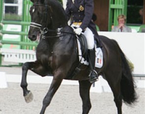 Fanny Verliefden on her hot and spooky Rubel.