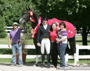 George Williams, Kathy Connelly and Elizabeth Juliano celebrate the reserve champion's title at the 2009 U.S. Developing Horse Championships