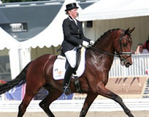 Annemiek Vincourt-Krom on Kansas. What a talented horse, but he opens his mouth almost constantly and had two naughty blowups which pushed the submission score down.