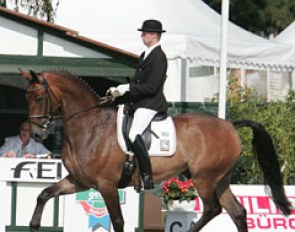 Jan Dirk Giesselmann on Real Dancer. This horse has the same dam as Blue Hors Hotline