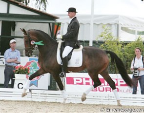 Andre de Vlieger and Zunora S at the 2009 World Young Horse Championships in Verden :: Photo © Astrid Appels