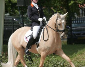 Antoinette te Riele on Golden Girl