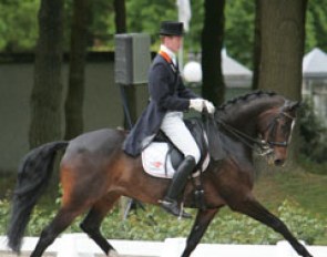 Diederik van Silfhout on Ruby. This is her trot on a circle (and not the extended trot!)