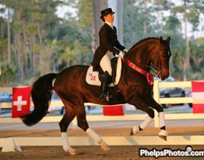 Tara Stegen and New Tango (by Contango) :: Photo © Mary Phelps