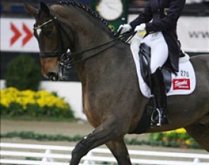 Kristina Sprehe and Royal Flash win the 2009 Piaff Forderpreis Finals