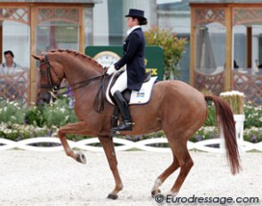 Children of a Lesser God: Swedish pair Annette Christensen and Normandie are not a well known star pair, but their piaffe absolutely deserves a 10. However "no name no game" and the judges with their blurred vision only scored it 7.