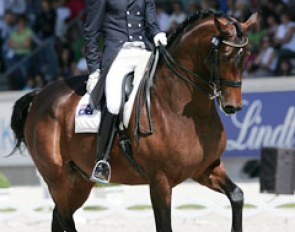 Brett Parbery and Victory Salute at the 2010 CDIO Aachen :: Photo © Astrid Appels