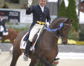 Cesar Parra and Olympia win the Inter I Kur at 2010 Dressage at Devon :: Photo © Hoof Print Images