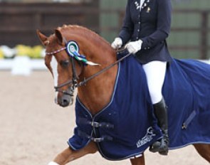 Victoria Boree and Doppelspiel win the consolation finals at the 2010 European Pony Champioships