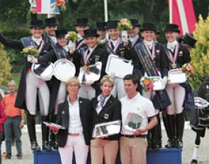 The team medal winning Juniors on the podium during the prize giving ceremony :: Photo © Astrid Appels