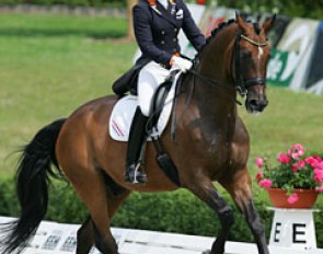 Angela Krooswijk and Revino II placed seventh with 72.700% riding to a Michael Jackson freestyle