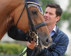 Danish chef d'equipe Hans Christian Mathiesen with Cathrine Dufour's silver medal winning Atterupgaards Cassidy (by Caprimond x Donnerhall)