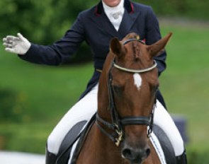 Bloodlines explain a lot: Camilla Orloff's Utah is out of a Vulcaan dam, which is a harness horse: less flexible in the top line but impressive movements. The test had lots of energy, but lacked looseness in the body.