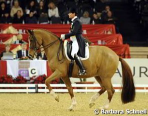 Ulla Salzgeber on Herzruf's Erbe at the 2010 CDI-W Frankfurt :: Photo © Barbara Schnell