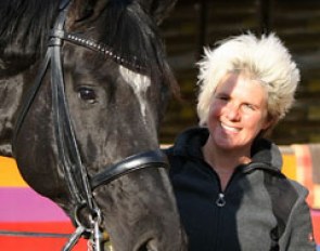 You can't miss Uta at shows: big bleached blond hair, a big smile on her face and one of the most amazing riders at a show