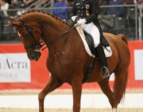 Isabell Werth and Warum Nicht FRH win the 2010 CDI-W Lyon :: Photo © Morel