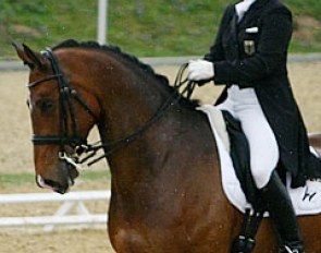 Isabell Werth and El Santo NRW win 2010 CDN Mannheim Grand Prix  :: Photo © Silke Rottermann