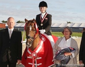 Maya Jorgensen wins the 2010 Danish Pony Championships :: Photo © Ridehesten.com-