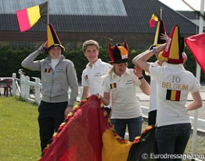 Belgian junior riders rooting for the bronze medal young riders team