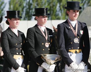 The bronze medal winning Mixed European Team: Alexandra Barbançon, Morgan Barbançon, Giulia Pignatti