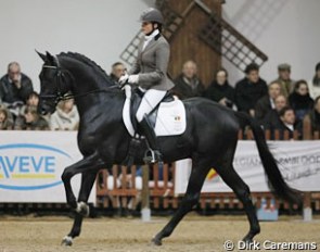 Emmelie Scholtens aboard the 3-year old Hanoverian Sir Donovan (by Sir Donnerhall x Weltmeyer)