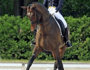 Katherine Bateson and Nartan at their show debut in Roosendaal :: Photo © Leanjo de Koster