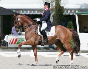 British Fiona Bigwood and Wie Atlantica are fighting for a British WEG team spot. The transitions to and from piaffe and passage were a bit difficult and the transition from passage to canter went wrong. The passage was lovely though