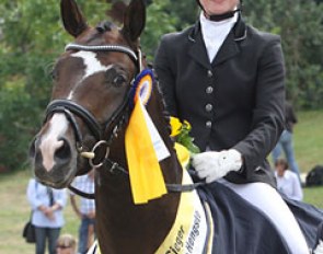 Snap Shot, who was originally discovered by Pferd24 and then sold to Norway, won the 2010 Hanoverian Young Horse Championships as a 4-year old