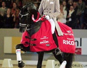 Edward Gal and Totilas win the 2010 World Cup Finals in 's Hertogenbosch :: Photo © Astrid Appels