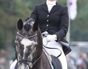 Estonian Dina Ellermann competed two horses in the 5-year old division. With the grey Danish warmblood Royal Pokemon (by Royal Diamond x Heslegards Louis) she finished 25th with 6.78