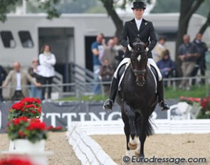 British born Susan Pape-Draper finished 11th (7.68) in the consolation with the American owned Harmony's Desiderio (by Dimaggio x Donnerhall)