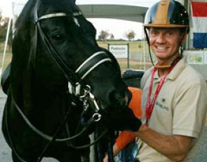 Edward Gal and Totilas getting ready for their first ride at the Kentucky Horse Park :: Photo (c) Koschel