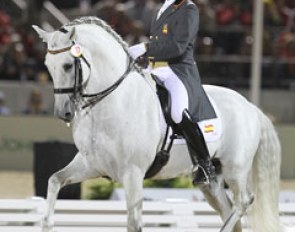 Juan Manual Munoz Diaz and Fuego in the final passage on the centerline at the 2010 WEG Kur to Music Finals :: Photo © Astrid Appels