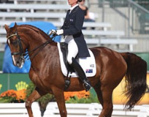 Australian Rachael Sanna on Jaybee Alabaster. The horse has an inexpressive front leg, especially in trot, but Sanna did her best to get the most out of her mount. Solid canter work pulled the score up to 67.000%