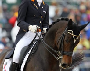 Imke Schellekens-Bartels on Sunrise :: Photo © Astrid Appels