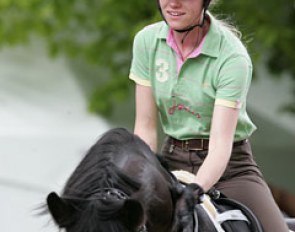 Young Rider Anabel Frenzen schooling Cristobal