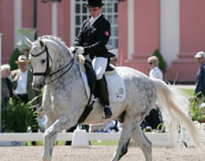 Julia Knickenberg on Laertes. Grey horses are the best to photograph!!