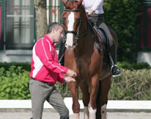 Robert Dover showing Wendy Christoff how to ride the pirouette
